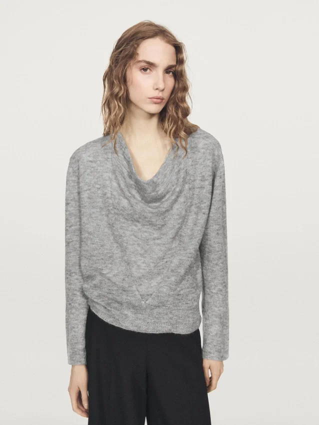 Stickad tröja med krage Stickad tröja med krage