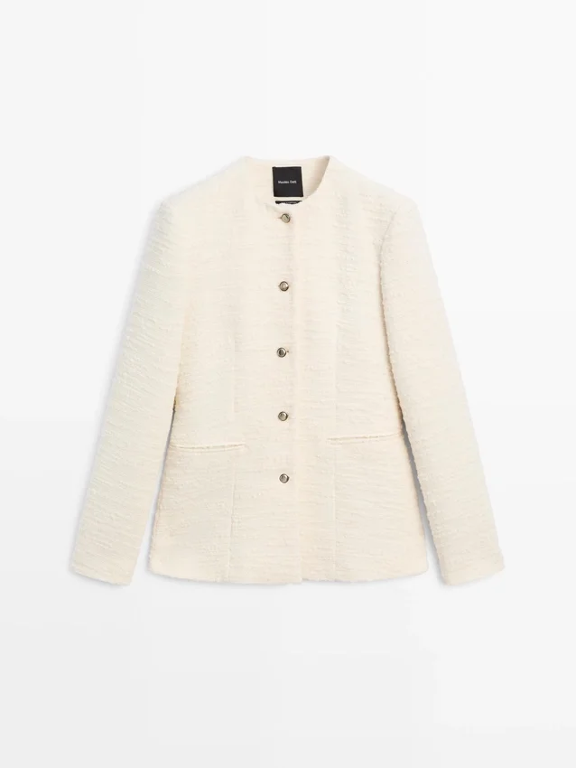 Strukturerad jacka i ullblandning med strassknappar Strukturerad jacka i ullblandning med strassknappar