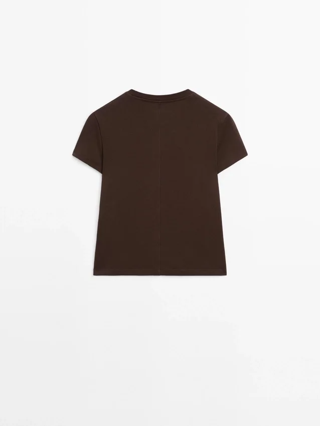 T-shirt i 100 % bomull med sömdetaljer T-shirt i 100 % bomull med sömdetaljer