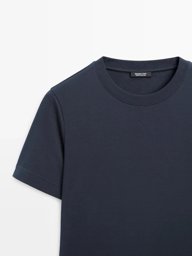 T-shirt i 100 % bomullsinterlock med rund hals T-shirt i 100 % bomullsinterlock med rund hals