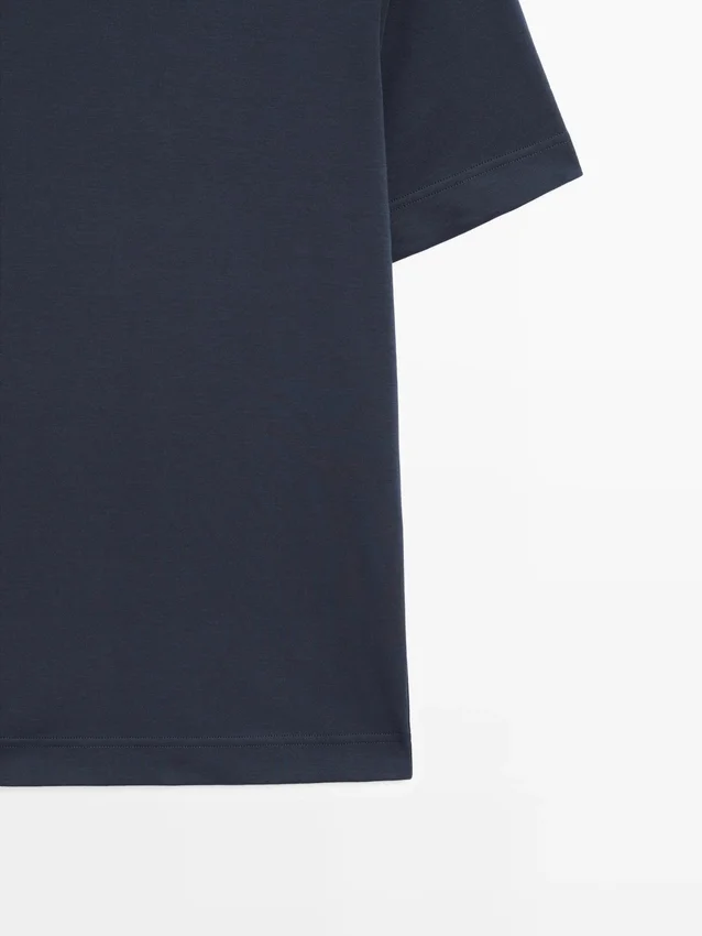 T-shirt i 100 % bomullsinterlock med rund hals T-shirt i 100 % bomullsinterlock med rund hals