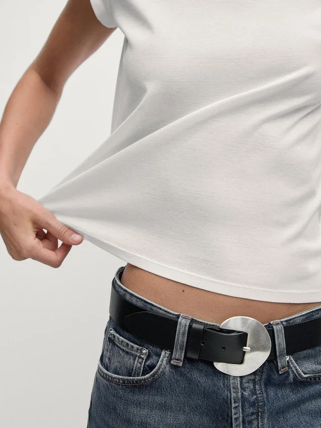 T-shirt i 100 % merceriserad bomull med korta ärmar T-shirt i 100 % merceriserad bomull med korta ärmar