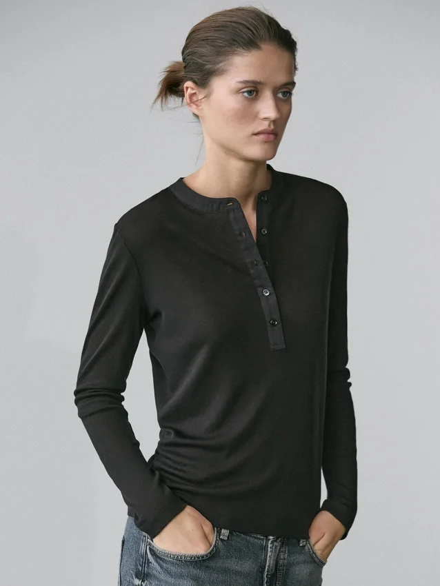 T-shirt i ullblandning med henleykrage T-shirt i ullblandning med henleykrage