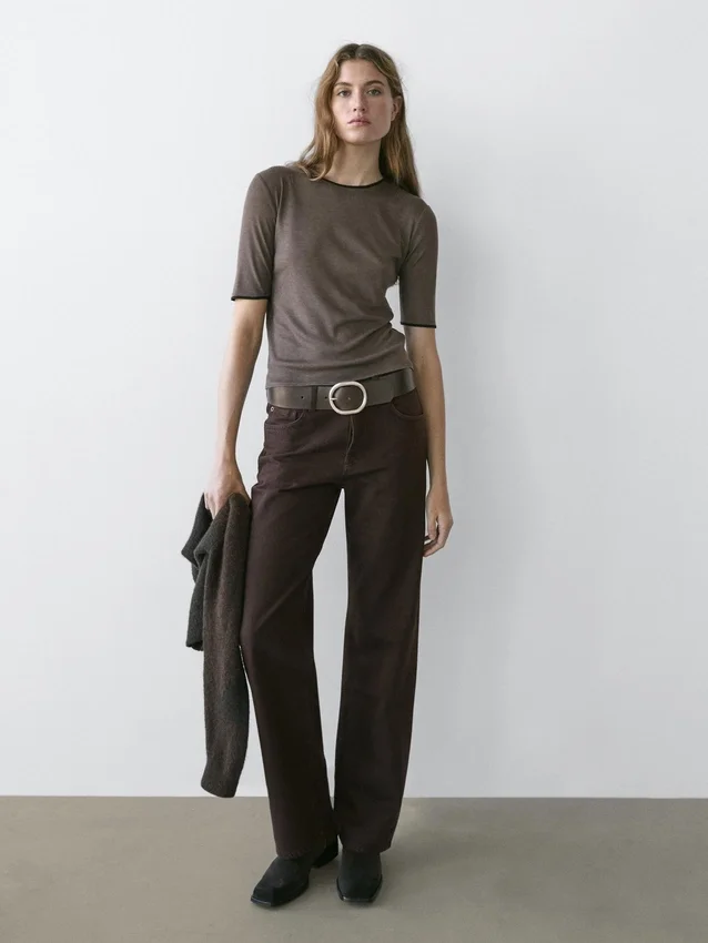 T-shirt i ullblandning med kontrastdetaljer T-shirt i ullblandning med kontrastdetaljer