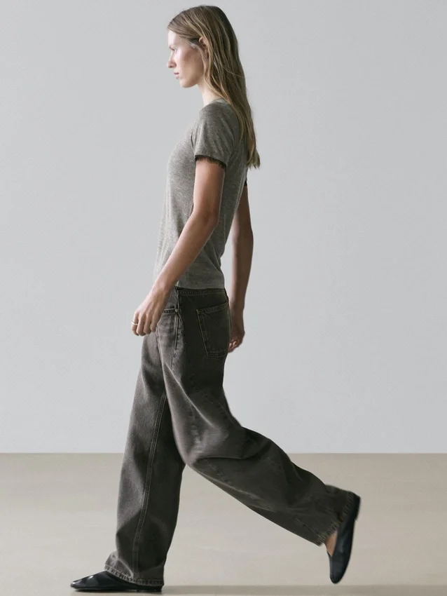 T-shirt i ullblandning med spetsdetaljer T-shirt i ullblandning med spetsdetaljer