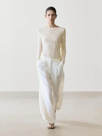 T-shirt med båthalsringning och spetsdetaljer