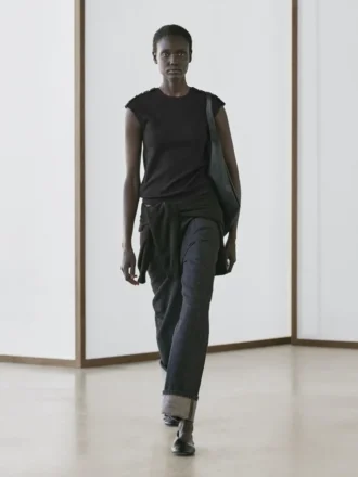 T-shirt med droppärmar och knappdetaljer