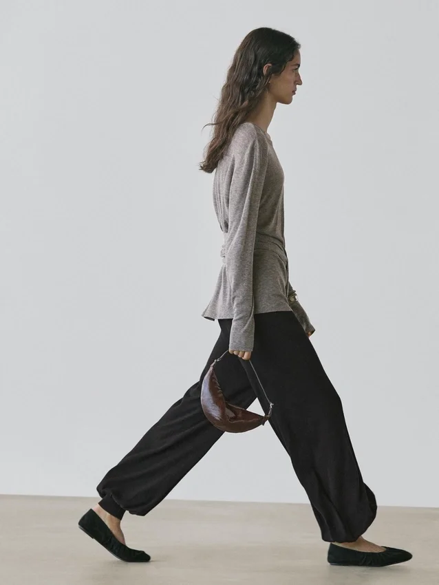 T-shirt med knytdetalj T-shirt med knytdetalj