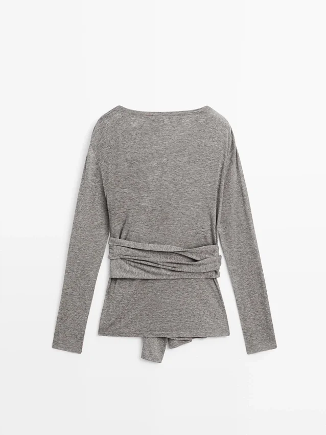 T-shirt med knytdetalj T-shirt med knytdetalj