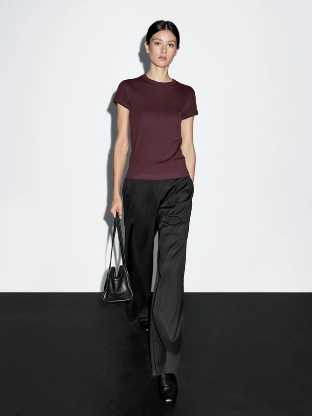 T-shirt med korta ärmar i 100 % bomull T-shirt med korta ärmar i 100 % bomull