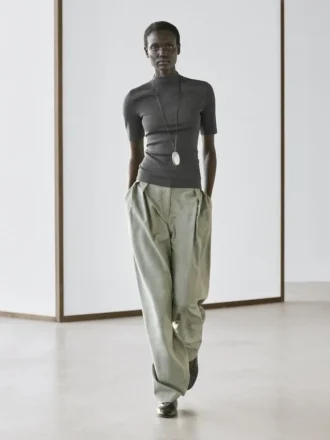 T-shirt med korta ärmar i bomullsblandning T-shirt med korta ärmar i bomullsblandning