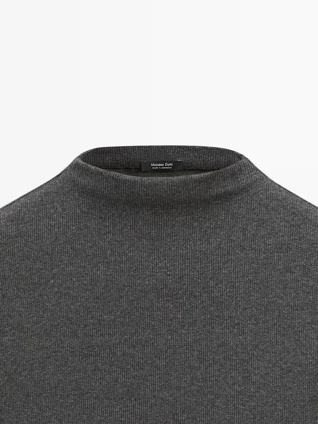 T-shirt med korta ärmar i bomullsblandning T-shirt med korta ärmar i bomullsblandning