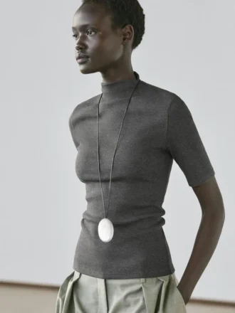 T-shirt med korta ärmar i bomullsblandning T-shirt med korta ärmar i bomullsblandning