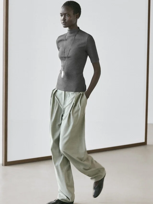 T-shirt med korta ärmar i bomullsblandning T-shirt med korta ärmar i bomullsblandning