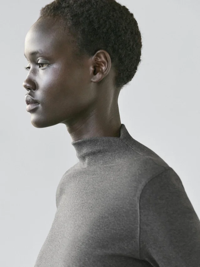 T-shirt med korta ärmar i bomullsblandning T-shirt med korta ärmar i bomullsblandning