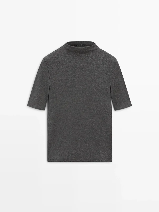 T-shirt med korta ärmar i bomullsblandning T-shirt med korta ärmar i bomullsblandning