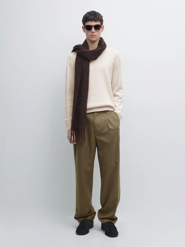 Tröja i bomullstrik med rund hals Tröja i bomullstrik med rund hals