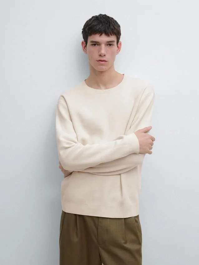 Tröja i bomullstrik med rund hals Tröja i bomullstrik med rund hals