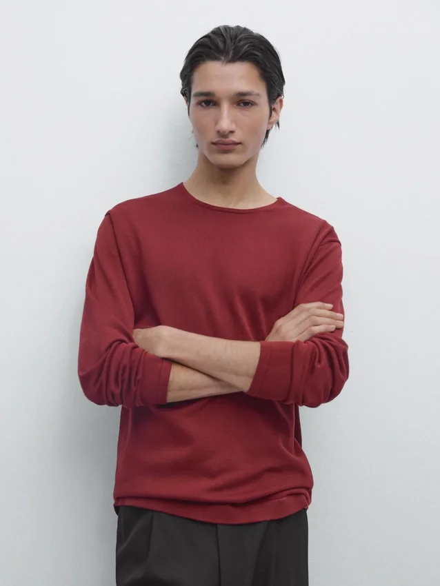 Tröja i bomullstrik med rund hals Tröja i bomullstrik med rund hals