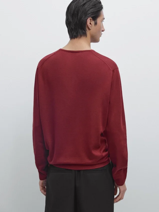 Tröja i bomullstrik med rund hals Tröja i bomullstrik med rund hals