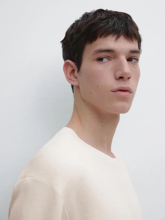 Tröja i bomullstrik med rund hals Tröja i bomullstrik med rund hals