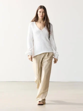 Tröja med V-ringning och cutwork