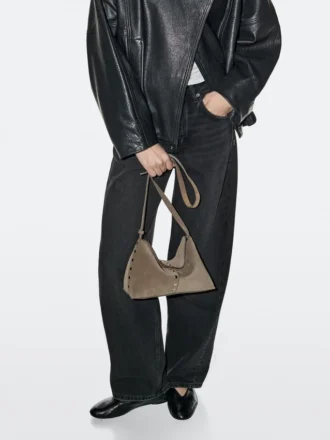 Väska i spaltläder med nitar