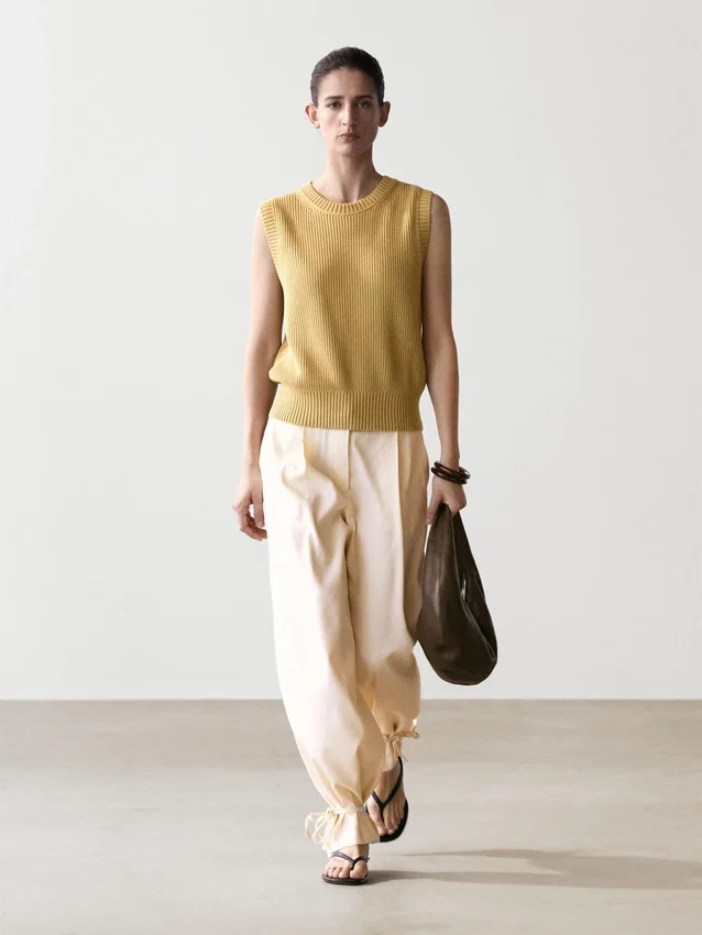 Väst i bomullstriké med rund hals Väst i bomullstriké med rund hals