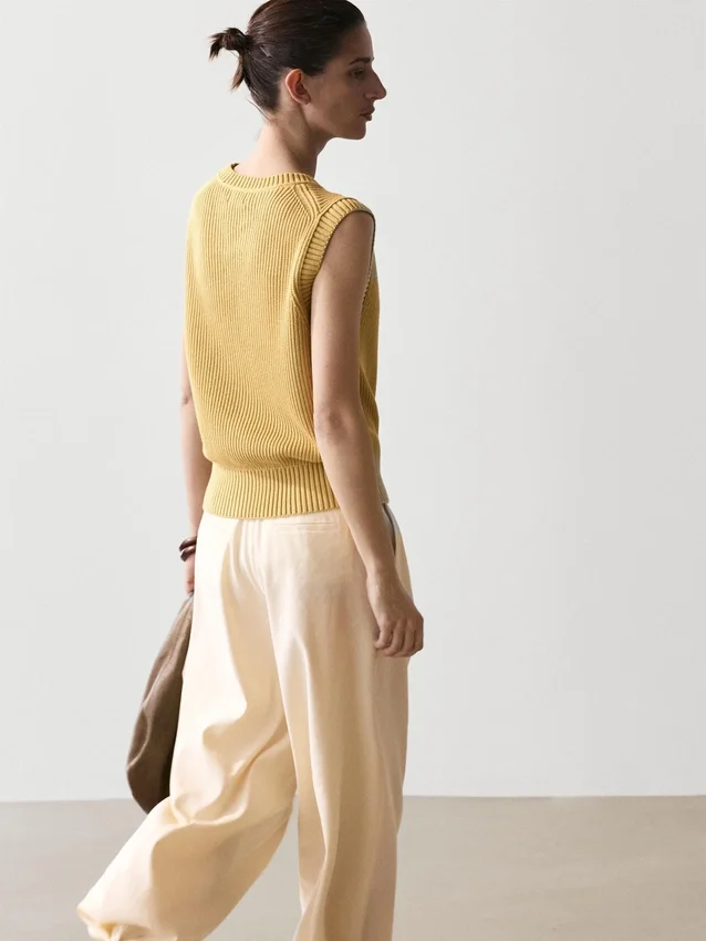 Väst i bomullstriké med rund hals Väst i bomullstriké med rund hals